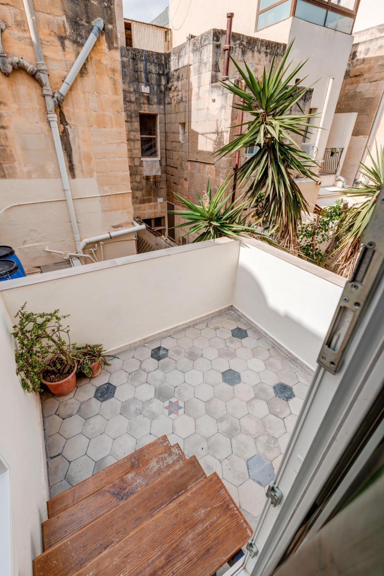 Piju Lux Apartments Sliema Exteriör bild